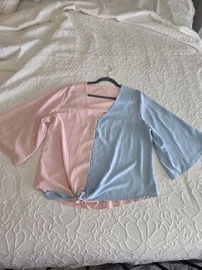 Two-Tone Pink & Light Blue Button-Front Tie-Hem Blouse